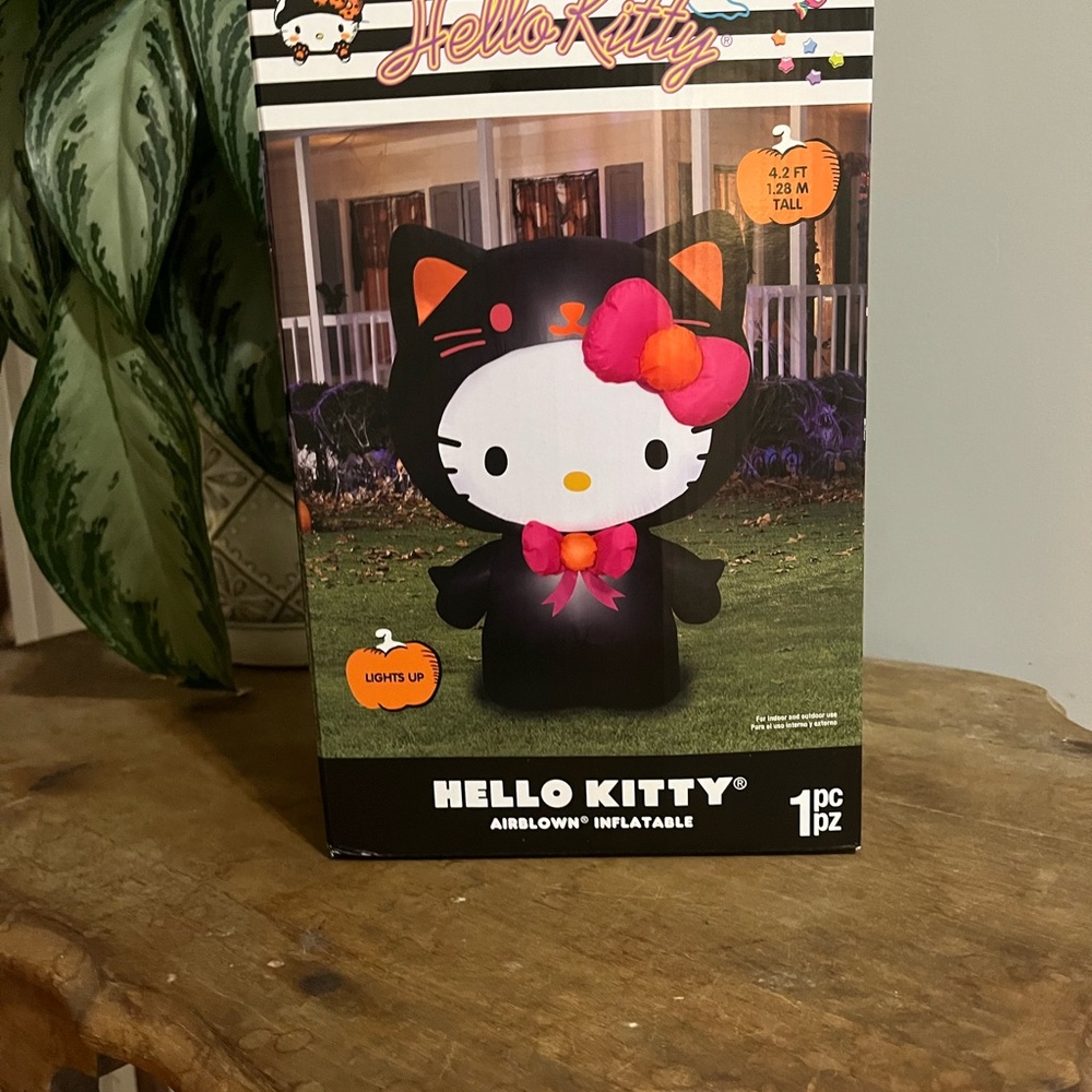 Hello Kitty Halloween Blow Up